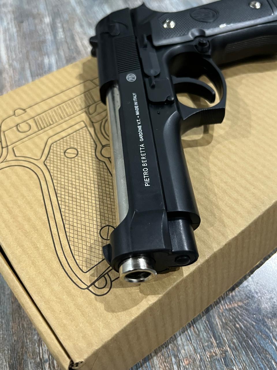 M92 Beretta Airsoft Toy Gun (Black + Silver)